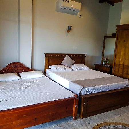 Lush Breeze Hotel แคนดี้ ภายนอก รูปภาพ