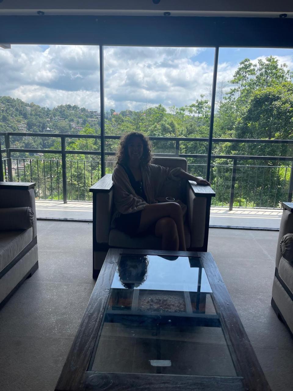 Lush Breeze Hotel แคนดี้ ภายนอก รูปภาพ